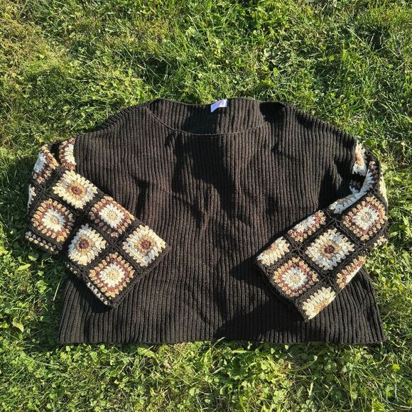 Pink Lily Sweaters - Pink Lily Women's Wanna Be With You Crochet Sleeve Sweater XL